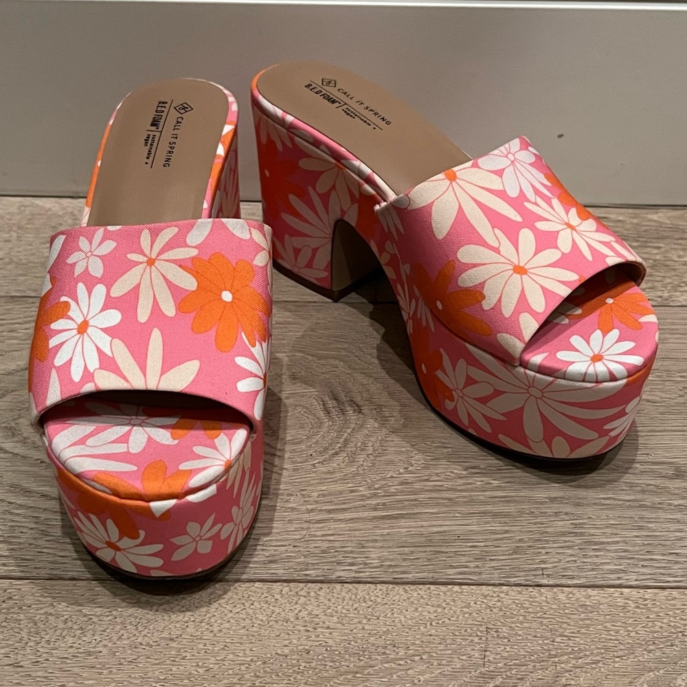 Call it Spring Floral Slides - Picture 6 of 6